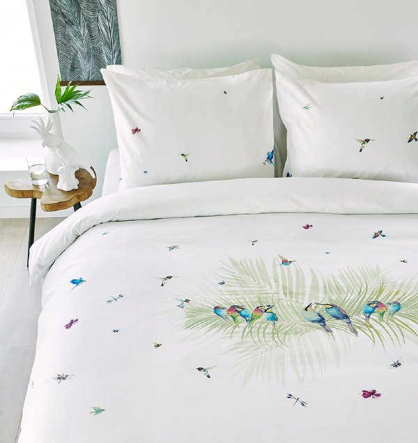 Slaapkamer Trend: Botanic Bedroom Bliss - Overtrek Kolibrie van Marjolein Bastin voor Beddinghouse. (Foto Perscentrum Wonen  op DroomHome.nl)