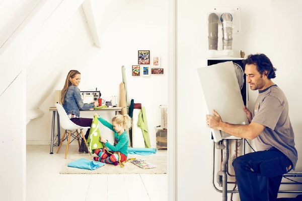 Duurzame Woning in een Paar Stappen met Energie Besparen, Mechanische Ventilatie, CV-Ketel, Slimme Thermostaat en Zonnepanelen Tips. (Foto  op DroomHome.nl)