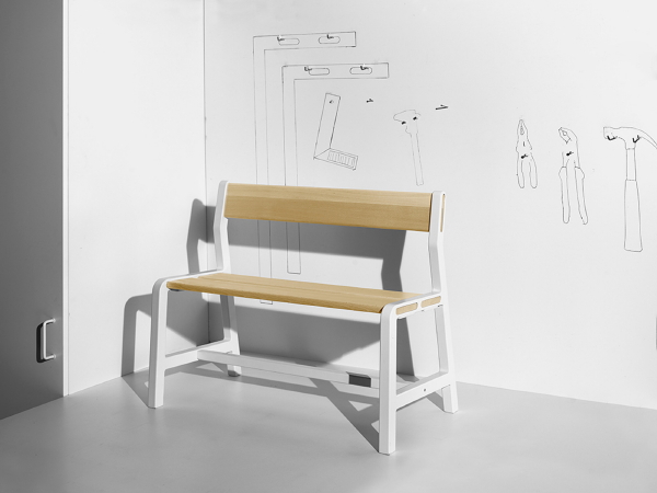 Ikea samenwerking met Designmerk HAY en Ontwerper Tom Dixon Bankje. (Foto Ikea  op DroomHome.nl)