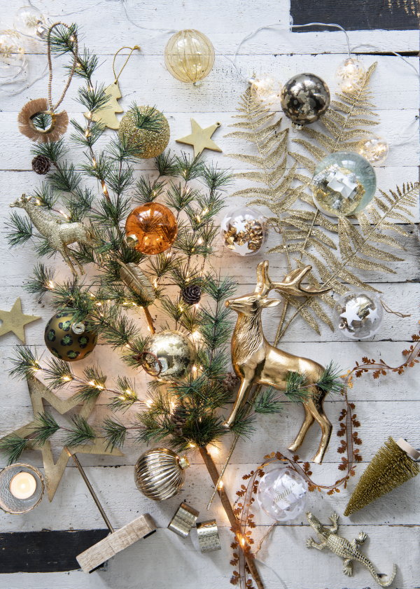 Kersttrend 2019 Golden Glow – Kerstdecoratie inspiratie en kerstversiering voor in de kerstboom ideeën in warme kerstkleuren (Foto Louis Lemaire, Intratuin  op DroomHome.nl)