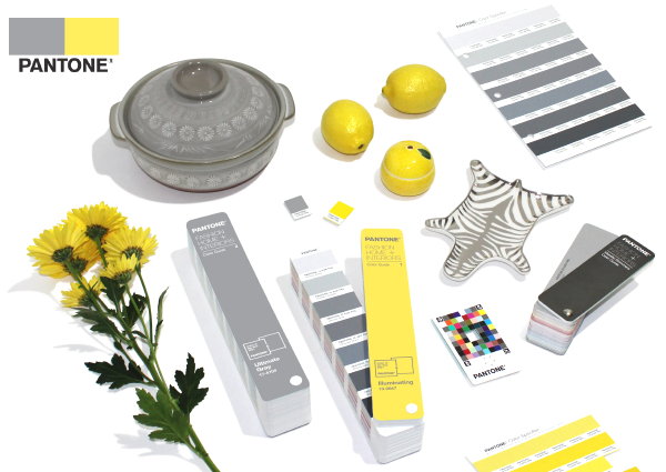 Interieur kleuren 2021 - Pantone 2021 kleur van het jaar: Illuminating geel en Ultimate Grey grijs – geel en grijs woondecoratie (Foto Pantone Color of the Year 2021  op DroomHome.nl)