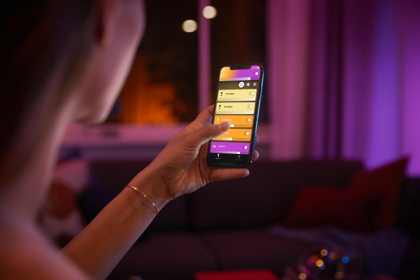 Slimme led lampen met Bluetooth – Philips Hue slimme lampen met Bluetooth app voor de smartphone (Foto Philips, Signify  op DroomHome.nl)