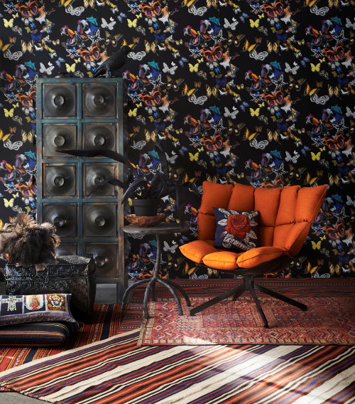 Winter Woontrend Night & Day! Trendy Donker Interieur – Piet Hein Eek Kast, Husk Fauteuil van Patricia Urquiola & Maarten Baas Tafel Plain Clay. MEER Design… (Foto Perscentrum Wonen  Op DroomHome.nl)