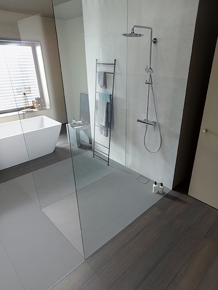 Duravit Stonetto douchebak in betongrijs (Foto Duravit  op DroomHome.nl)