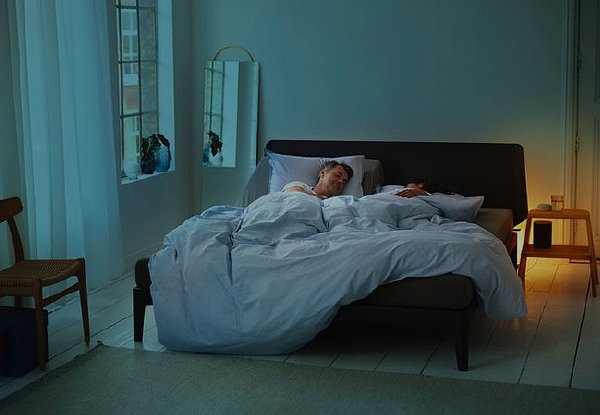 Auping bed – anti-snurk bed Auping Smart Base in de slimme slaapkamer (Foto Auping  op DroomHome.nl)