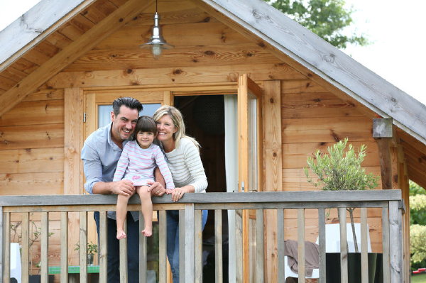 Blokhut in de tuin voordelen op een rijtje gezet. (Foto 123rf.com  op DroomHome.nl)