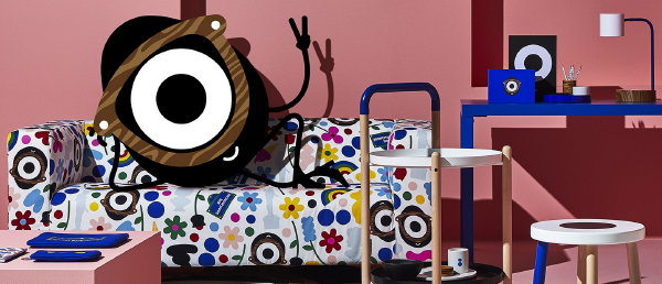 Ikea interieur collectie FÖRNYAD met stripfiguur cartoon Darcel – Kleed, afvalemmer, bureaulamp, tafel, servies, hoes voor Klippan bank, bijzettafel etc. (Foto Ikea  op DroomHome.nl)
