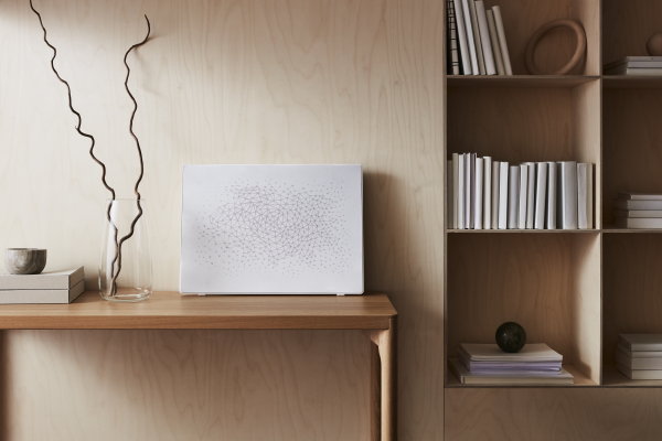 IKEA Sonos Symfonisk speaker – Sonos speaker schilderij met witte lijst (Foto IKEA Sonos  op DroomHome.nl)