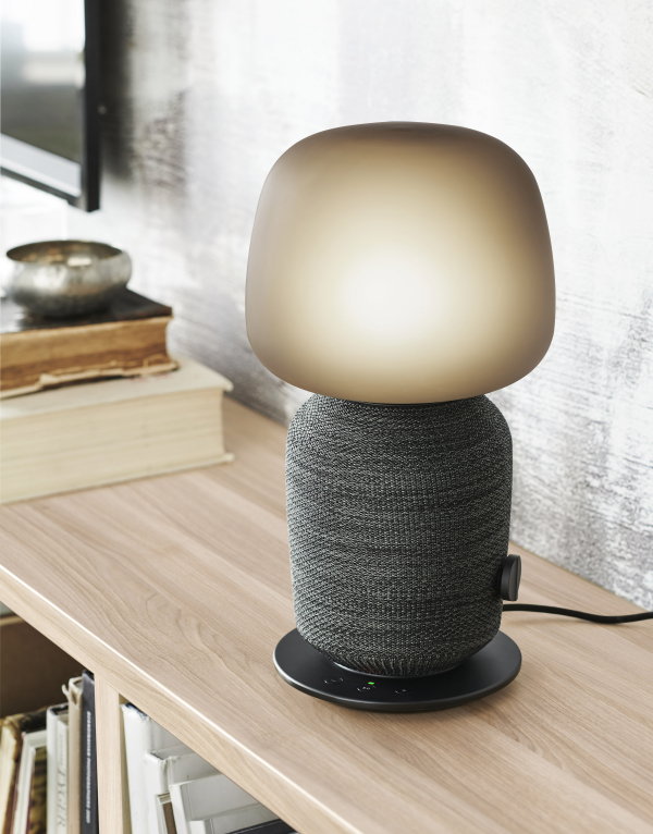 Ikea en Sonos Symfonisk tafellamp-speaker zwart (Foto Ikea  op DroomHome.nl)