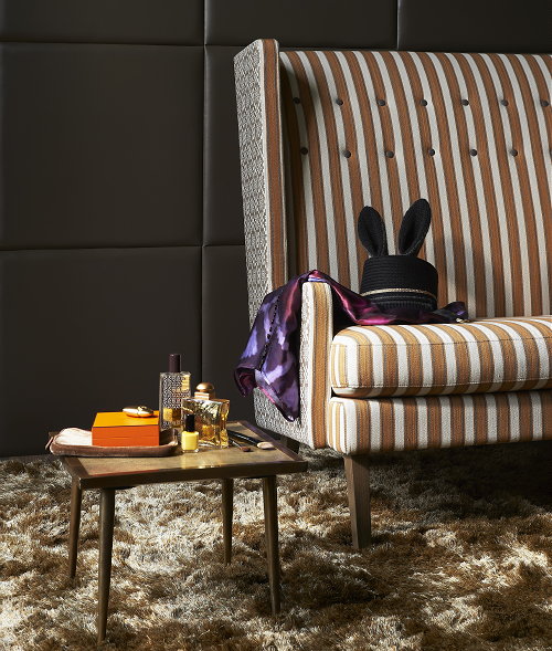 Winter Woontrend Love Luxury! Comfortabele & Luxe Interieur voor een Modern Klassieke Inrichting - Bank Harper Sofa van Designers Guild   - Alles Over Interieur... (Foto Perscentrum Wonen  op DroomHome.nl)