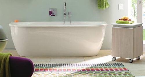 Interieur & Badkamer Trend: Homing - Plezier van Thuis in de Badkamer met een Comfortabel Vrijstaand Ligbad & Rolcontainer Badkamerkastje MEER Badkamer ... (Foto Duravit Badkamer Darling New  op DroomHome.nl)