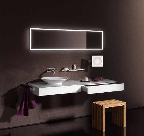 Badkamer Trends: Innovatie & High Tech in de Badkamer - Emco Led Licht in Spiegels met Touch Sensor Dimmer. MEER Badkamers ... (Foto Emco, Perscentrum Wonen  op DroomHome.nl)