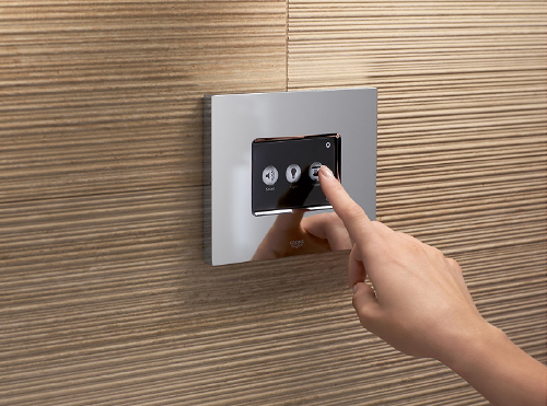 Badkamer Trends: Innovatie & High Tech in de Badkamer -Grohe F-Digital Deluxe Thuisspa. MEER Badkamers ... (Foto Grohe, Perscentrum Wonen  op DroomHome.nl)