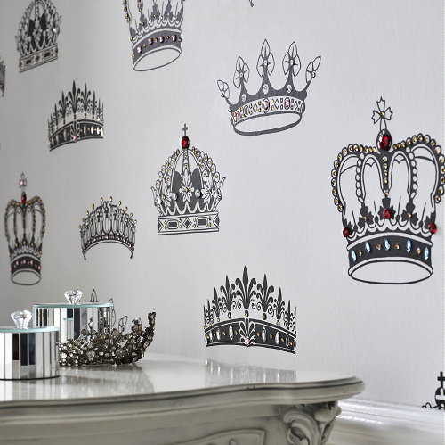 Koninklijke Kroontjes! - Crowns & Coronets Graham & Brown Behang met Kronen & Tiara's en Zelfklevende Juwelen - MEER Behang ... (Foto Graham & Brown Wallpaper Crowns & Coronets  op DroomHome.nl)