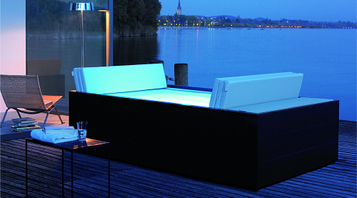 Buitenbad Trends - Pool Pleasure - de Zomer kan beginnen! - Duravit Pool Sundeck met Daybed op het Terras - MEER Baden ... (Foto Duravit Pool Sundeck Daybed   op DroomHome.nl)