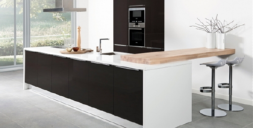 Keukenrenovatie? Combineer eens moderne elementen met hout! 