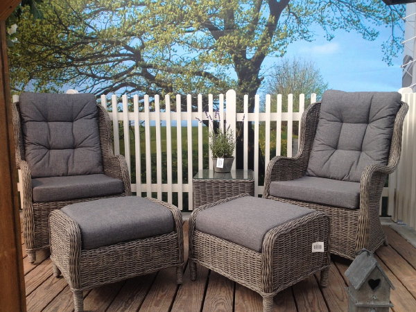 Betaalbare tuinmeubelen tips: comfortabele tuin-loungestoelen met voetenbank (Foto: Stux, Pixabay  op DroomHome.nl)