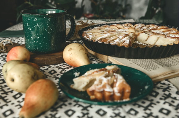 Winter interieur musthaves voor je huis: keuken accessoires voor appeltaart bakken (Foto: Pexels op DroomHome.nl)