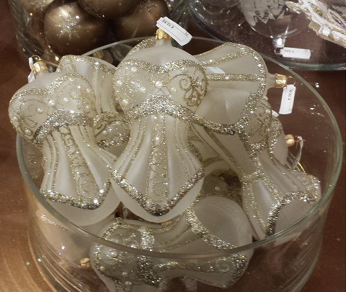 Kerst 2014: De Bijenkorf Kerstcollectie 2014 – Bijenkorf Bejeweled Kerstdecoratie Trends 2014 –Lingerie & Corset Kerstballen & Kerstversiering in de Kerstboom als Jean Paul Gautier – MEER Kerst… (Foto de Bijenkorf Christmas 2014   door DroomHome.nl)