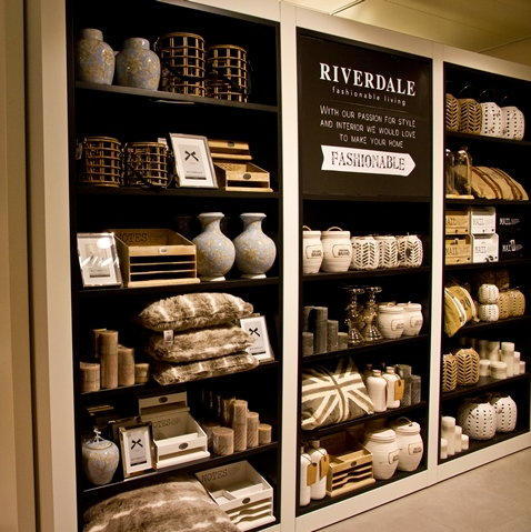 Riverdale Shop in V&D Winkel (Foto Woonmerk Riverdale Woonaccessoires  op DroomHome.nl)