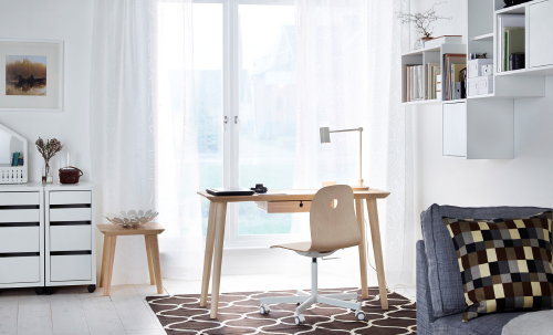IKEA Thuiswerken met Ideale Werkplek – Thuiswerkplek Inrichting Tips voor Bureau, Stoelen en Opbergers. – MEER Opbergmogelijkheden… (Foto IKEA Lisabo Bureau op DroomHome.nl)