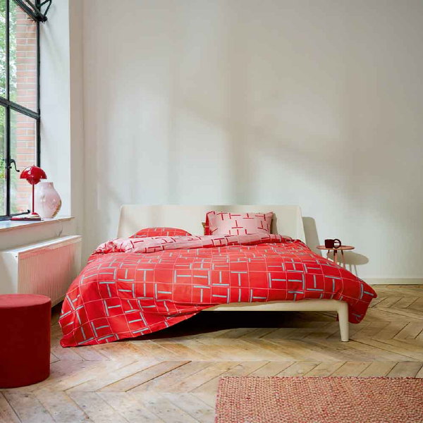 Auping dekbedovertrek Graphic Red, rood geometrisch bedovertrek (Foto: Auping  op DroomHome.nl)