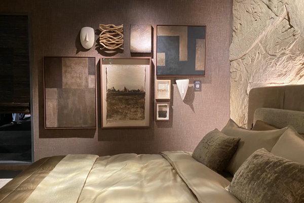 Comfortabele slaapkamer inrichten met persoonlijke fotolijsten en accessoires (Foto: DroomHome.nl)