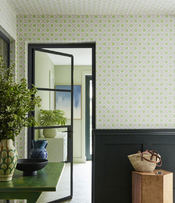 Little Greene behang Ditsy Block Phthalo – Little Greene bloemen behang  (Foto: Little Greene wallpaper  op DroomHome.nl)