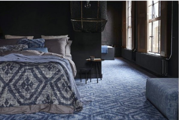 Interieur Trend: Focus op de Vloer – Tapijt Denim Blue van Desso&Ex. (Foto Perscentrum Wonen  op DroomHome.nl)