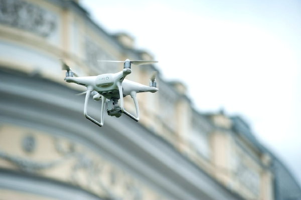 Drone foto’s & video inzetten voor woning verkoop (Foto: Oleksandr Pidvalnyi, Pexels  op DroomHome.nl)