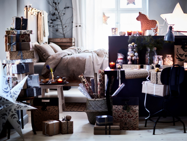 Ikea Winter - Kerst 2016 Feestelijke Collectie: Ikea Kerst in de Slaapkamer met Ikea Kerstcadeau's Verpakken met Kerstpapier, Labels, Linten en Tape. Cadeauverpakking & Inpakpapier LEES MEER... (Foto 