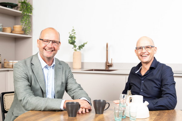Oprichters Keukenspectrum Groep - links: Jaap Oostra, rechts: Roel Oostra
