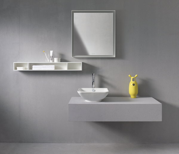 Beton in de Badkamer met Ligbad, Badkamermeubel, Wastafel en Douche – Douchebak Stonetto, Paiova Bad, ME Badkamer Sanitair by Starck voor Duravit. (Foto Duravit  op DroomHome.nl)