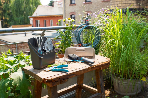 Stadstuinieren met Gardena – Gardena City Gardening Balkonset – Box met Balkongereedschap – MEER Balkon & Terras Inspiratie… (Foto Gardena  op DroomHome.nl)
