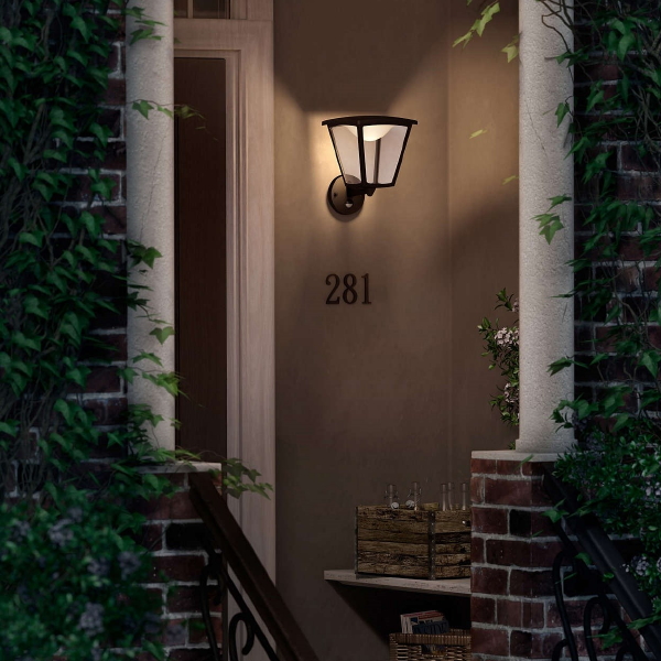 Stijlvolle Buitenverlichting: 7 Voorbeelden – Buitenlamp, Wandlamp Cottage (Foto Lampenonline.com  op DroomHome.nl)