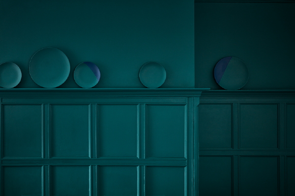 Kleur Interieur Trend: Nieuwe Interieur Verf Flat Oil Eggshell van Little Greene – Verfkleur Mid Azure Green 96, Royal Navy 257 – MEER Interieurkleuren Inspiratie… (Foto Little Greene  op DroomHome.nl)