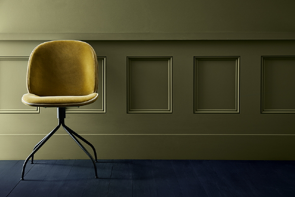 Kleur Interieur Trend: Nieuwe Interieur Verf Flat Oil Eggshell van Little Greene – Verfkleur Olive Colour 72, Dock Blue 252  (Foto Little Greene  op DroomHome.nl)