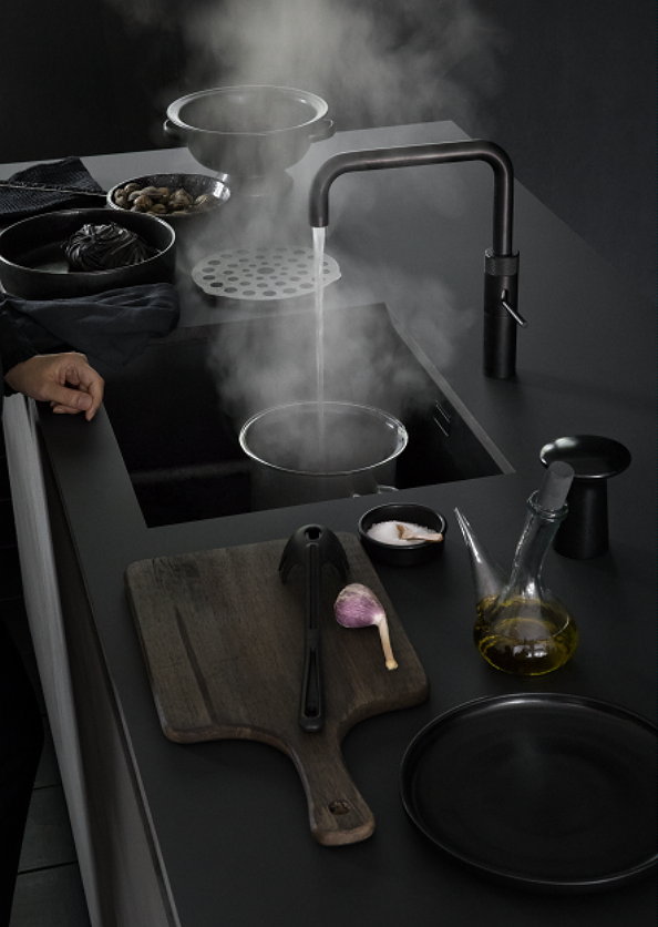 Kokendwaterkraan Quooker Zwart – Zwarte Fusion Square Kraan en Zwarte Fusion Round Kraan – MEER Keuken Trends… (Foto Quooker  op DroomHome.nl)